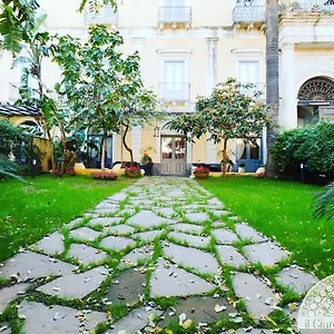 il-giardino-di-piazza-falcone.taorminaitalyhotels.com/